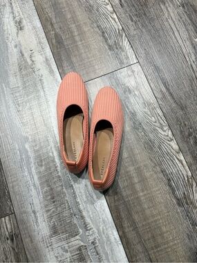 Everlane Peach Knit Slip-On Flats